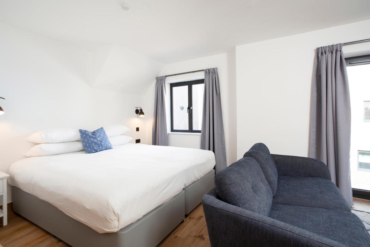 Leggetts Lane Aparthotel Уитстейбъл Екстериор снимка