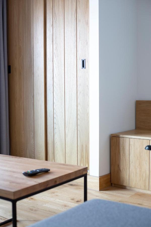 Leggetts Lane Aparthotel Уитстейбъл Екстериор снимка