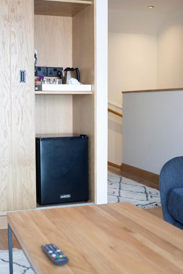 Leggetts Lane Aparthotel Уитстейбъл Екстериор снимка