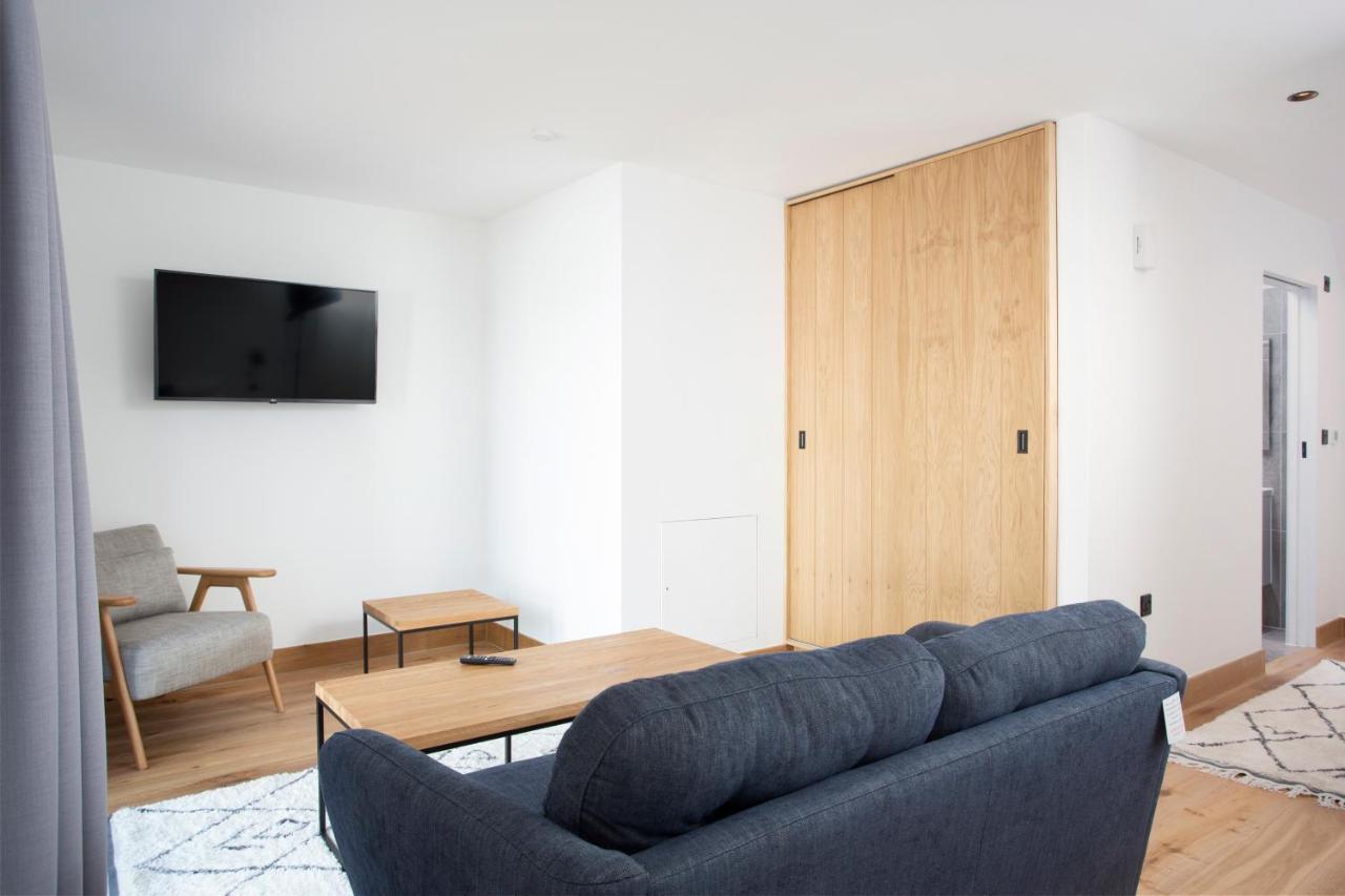 Leggetts Lane Aparthotel Уитстейбъл Екстериор снимка